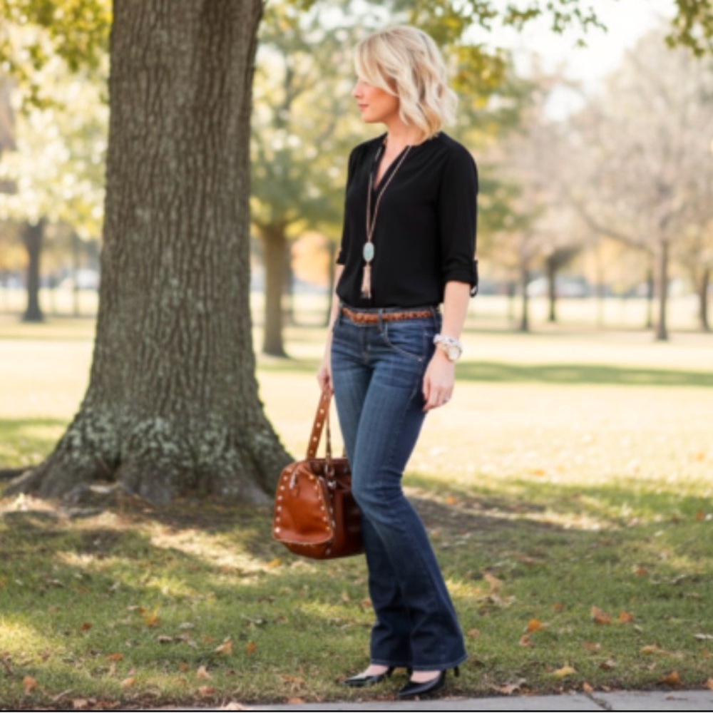 Hudson Signature Low Rise Boot Cut Jeans - Picture 5 of 16